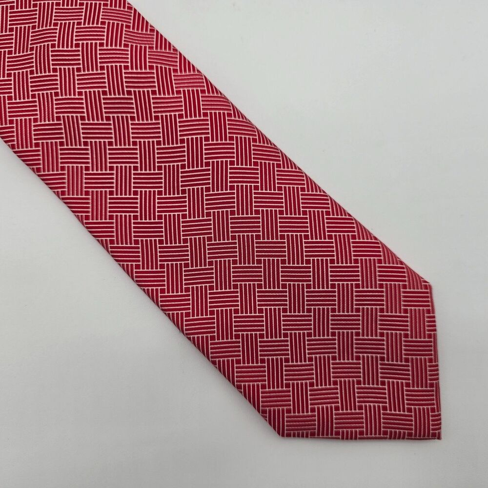 Vineyard Vines Exclusive DTZ Design 100% Silk Red Necktie - Made in USA